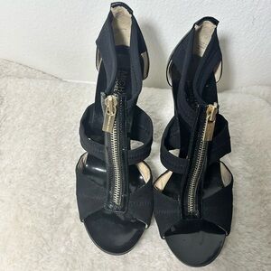 Michael Kors T Strap Berkley Sandals| Black| Size 8